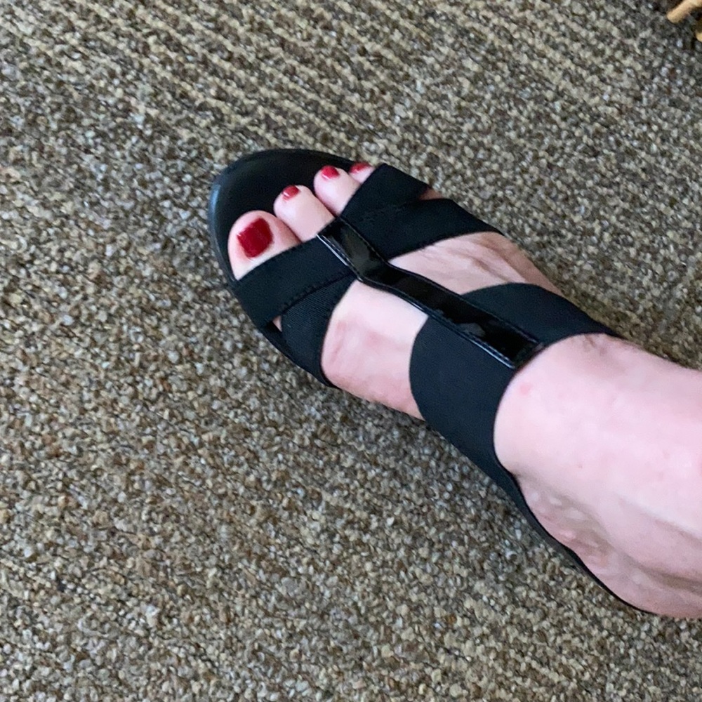 Very cute comfortable shoes  worn once